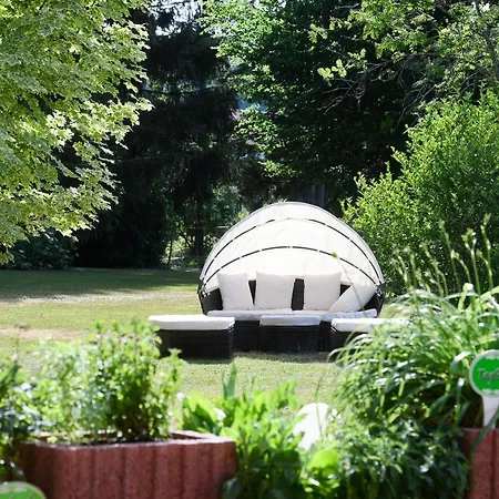 Im Kräutergarten 3*