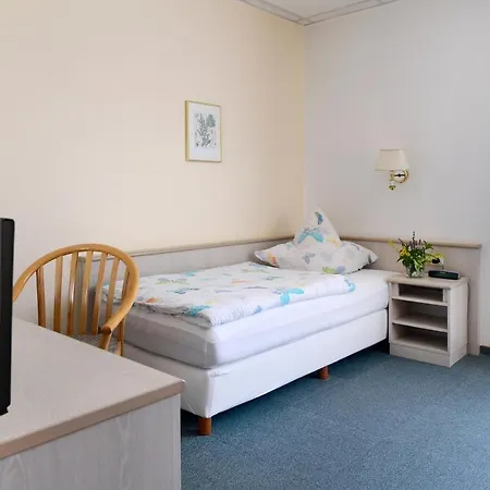 Im Kräutergarten 3*